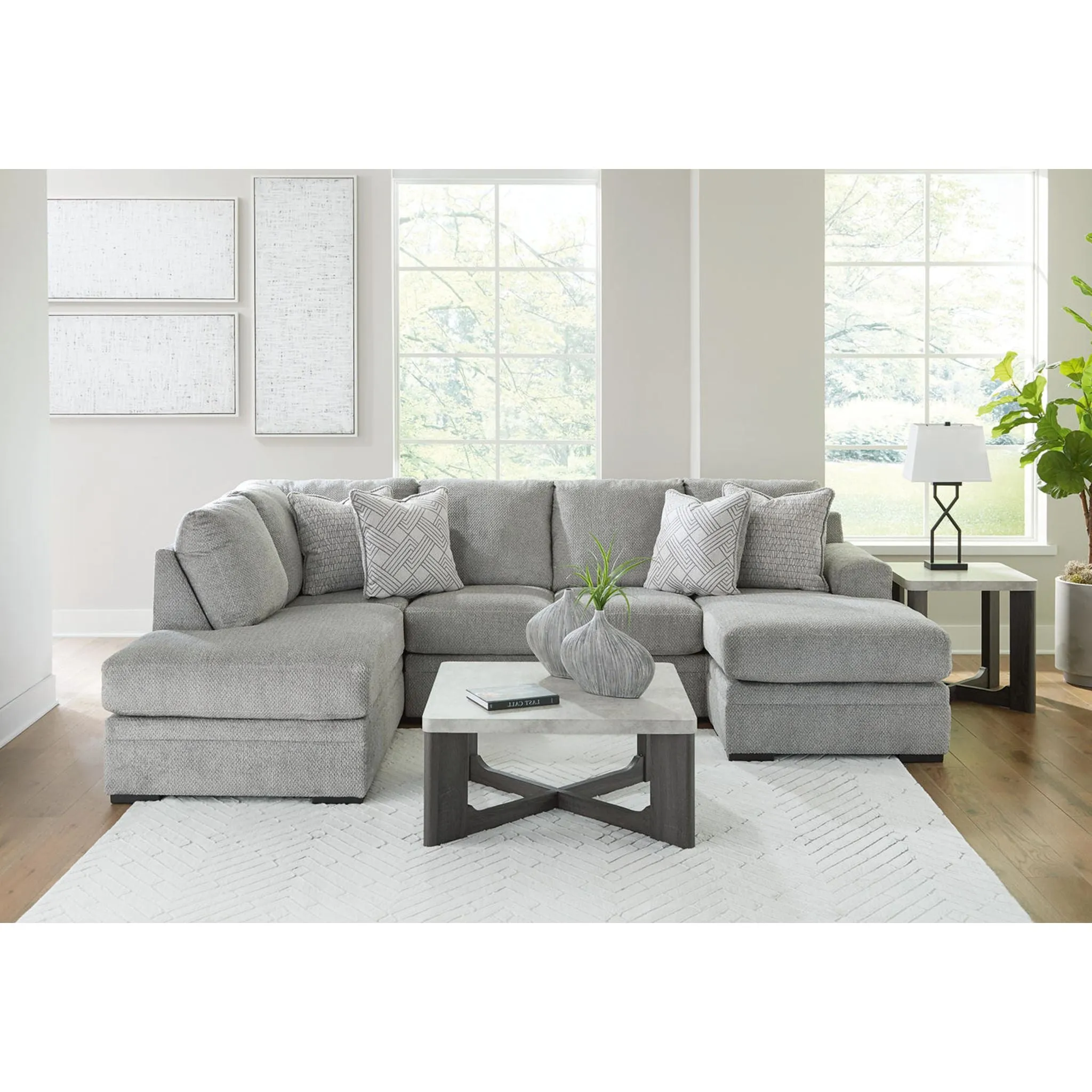 Casselbury 2 Piece Sectional with Chaise
