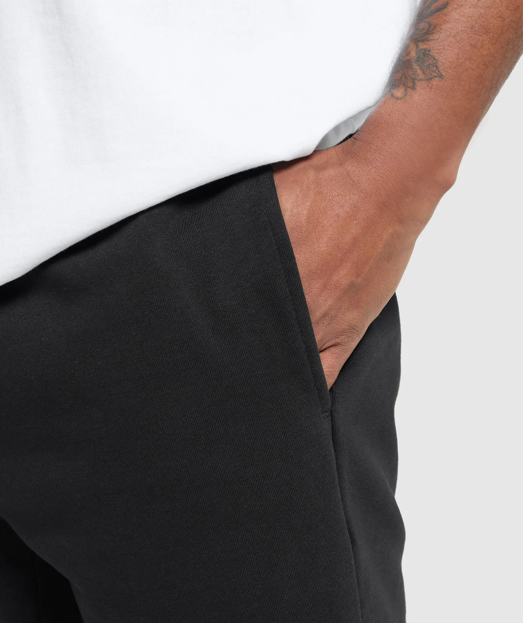 Gymshark Crest 9" Shorts - Black