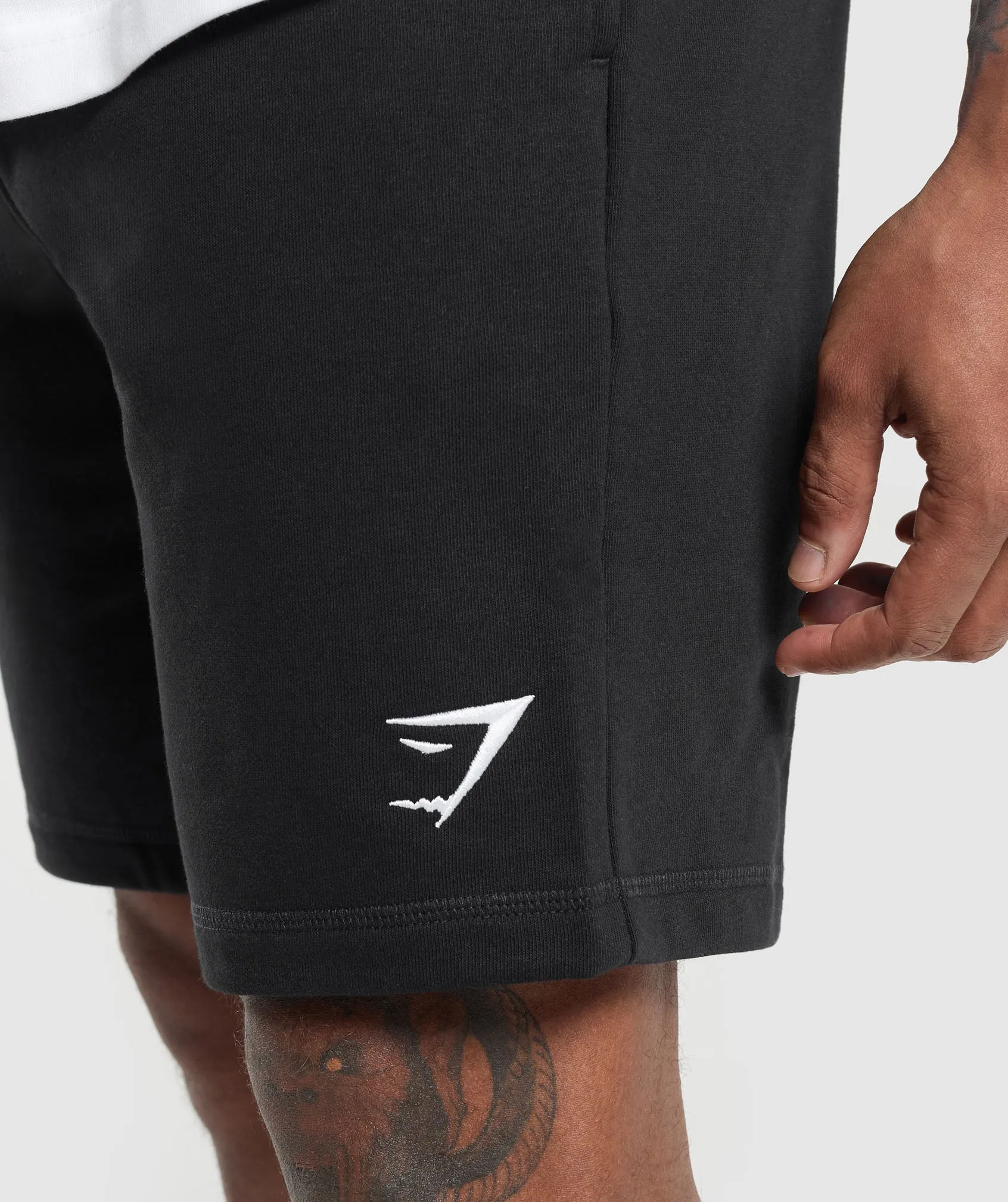 Gymshark Crest 9" Shorts - Black