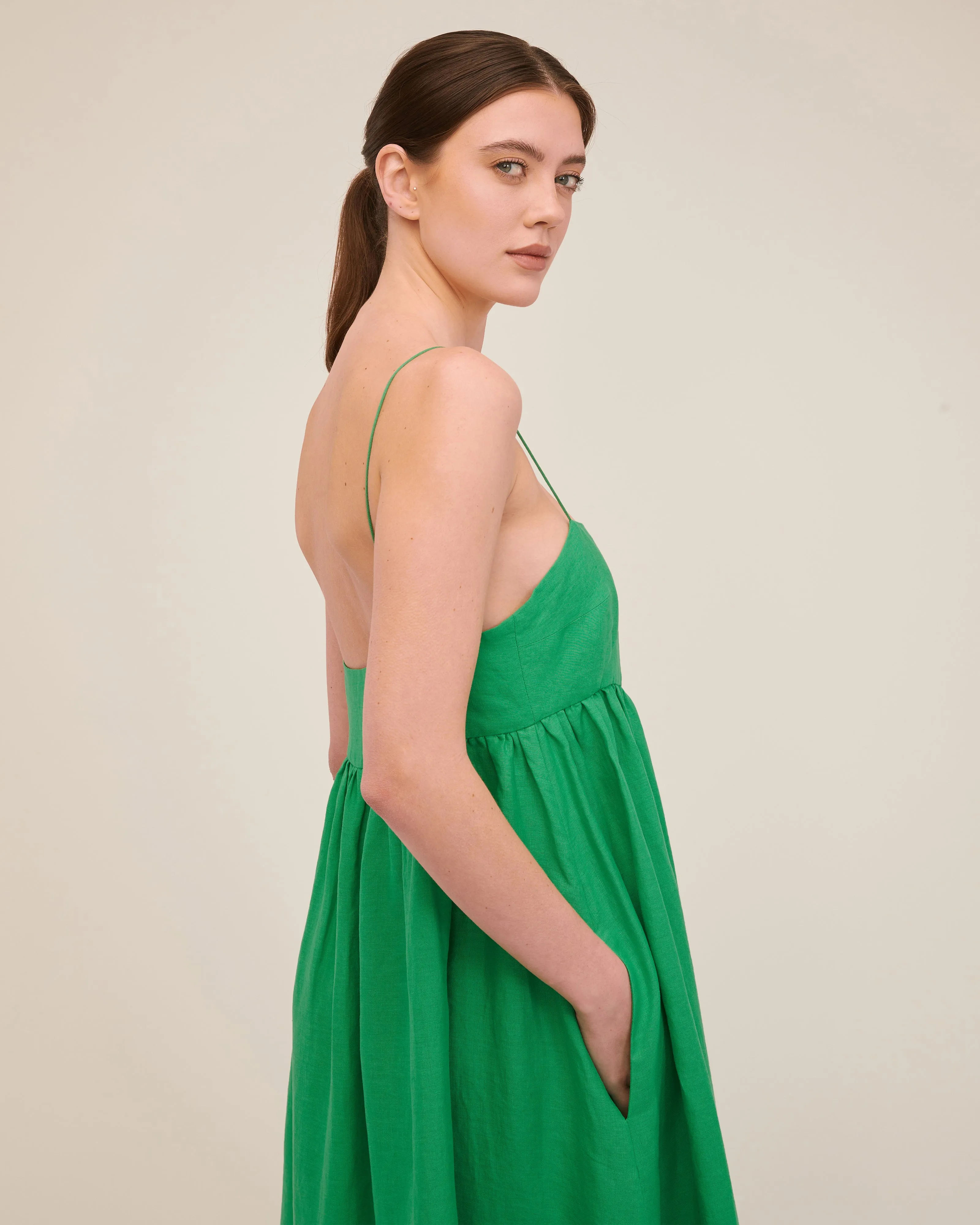 Luna Linen Empire Maxi Dress in Kelly Green