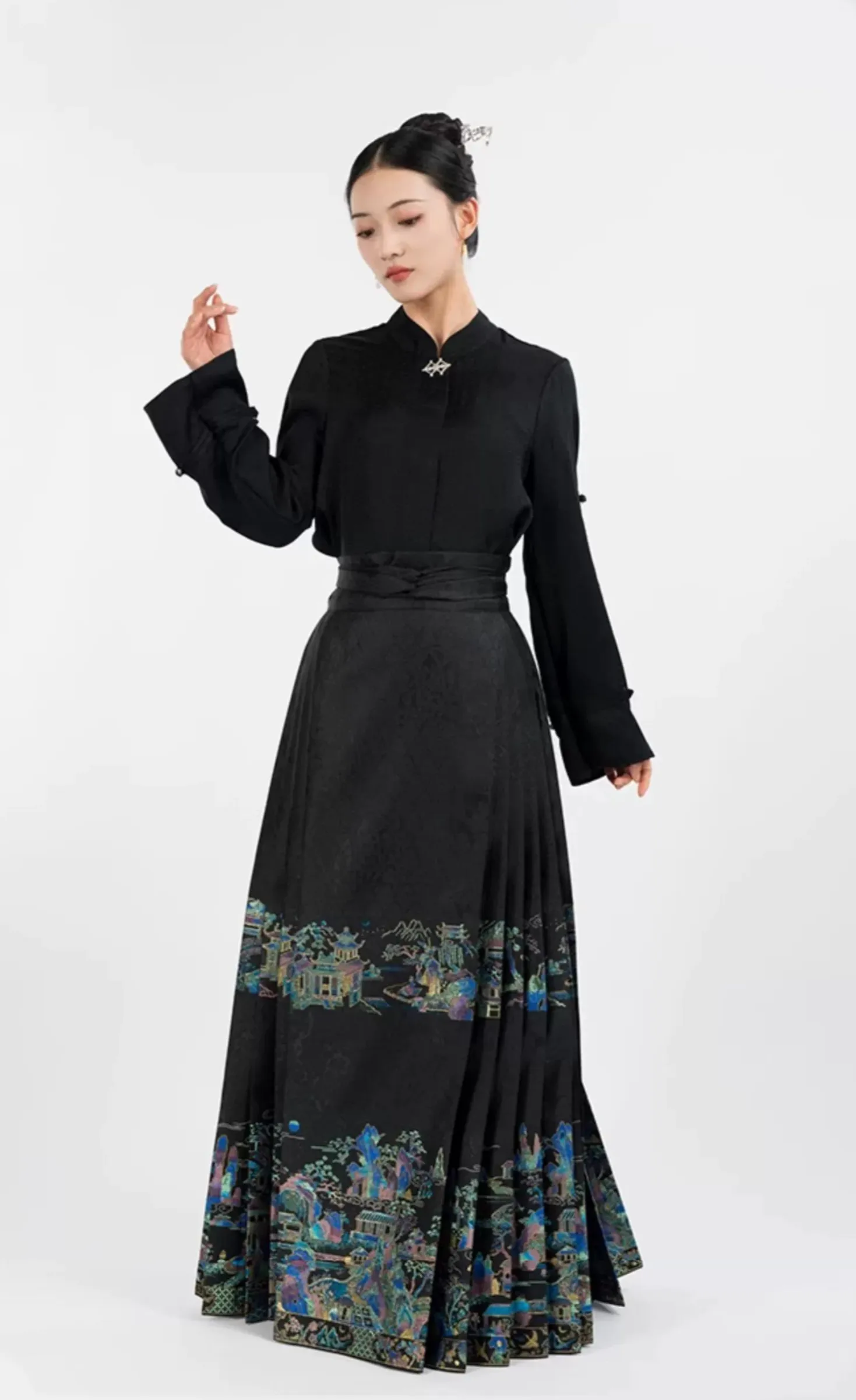 Luo Gé 楼阁 Mother of Pearl Pavilion Mamian Skirt
