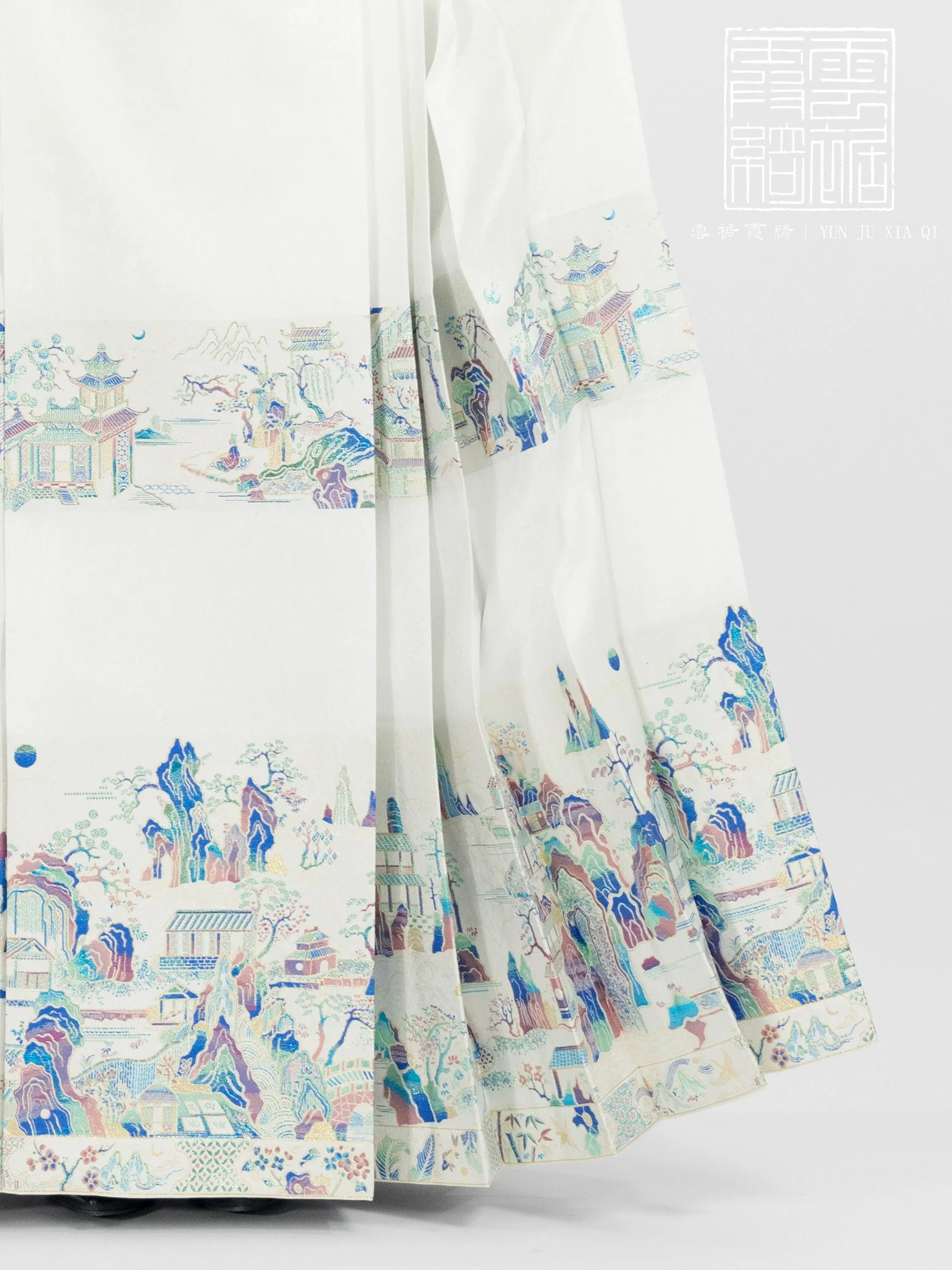 Luo Gé 楼阁 Mother of Pearl Pavilion Mamian Skirt