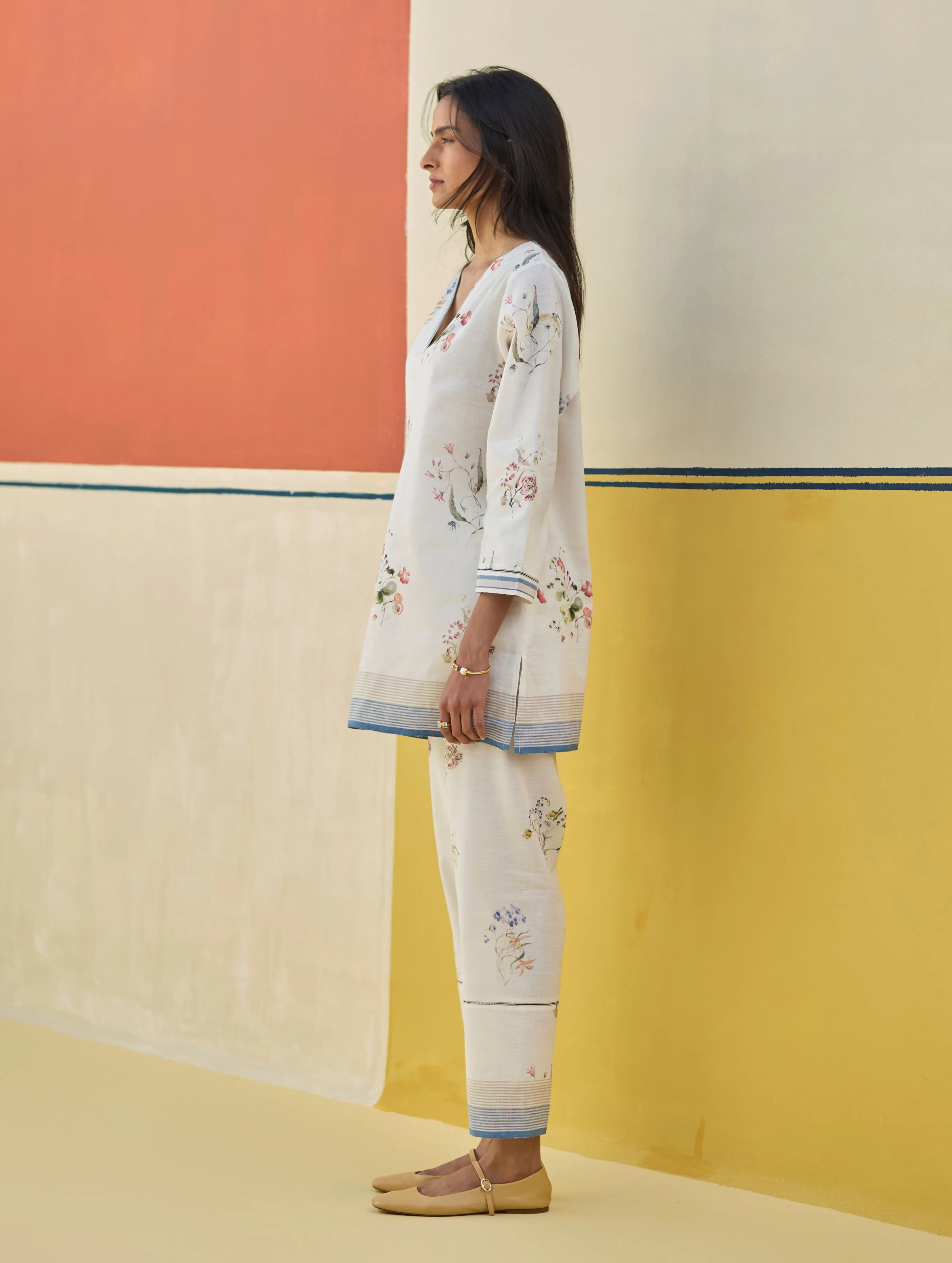 Raha Watercolour Floral Kurta Set
- Ivory